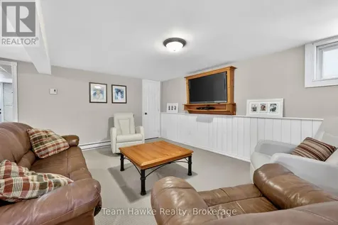 14 Sarna Drive Tiny ON L9M 0B3