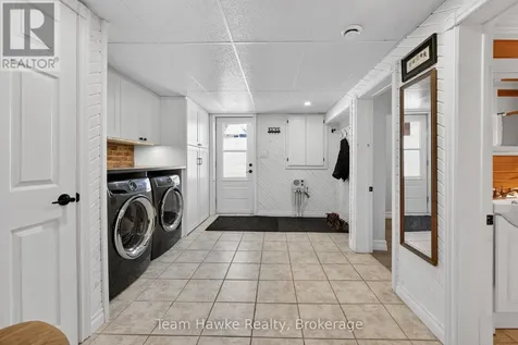 14 Sarna Drive Tiny ON L9M 0B3