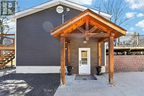 14 Sarna Drive Tiny ON L9M 0B3