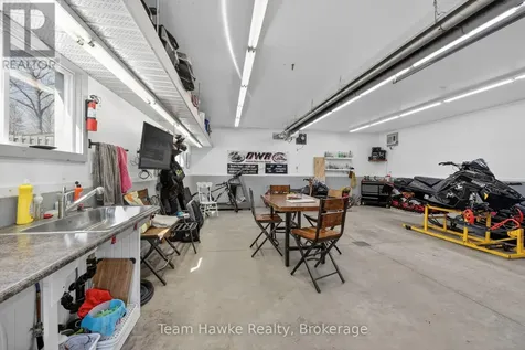 14 Sarna Drive Tiny ON L9M 0B3