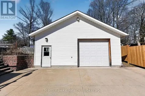 14 Sarna Drive Tiny ON L9M 0B3