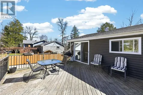 14 Sarna Drive Tiny ON L9M 0B3