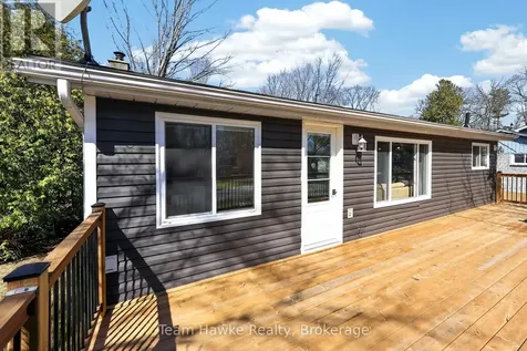 14 Sarna Drive Tiny ON L9M 0B3