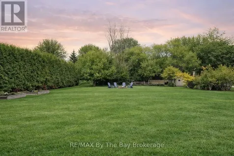 18 Maple Drive Wasaga Beach ON L9Z 0A7