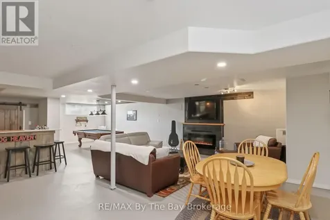 18 Maple Drive Wasaga Beach ON L9Z 0A7