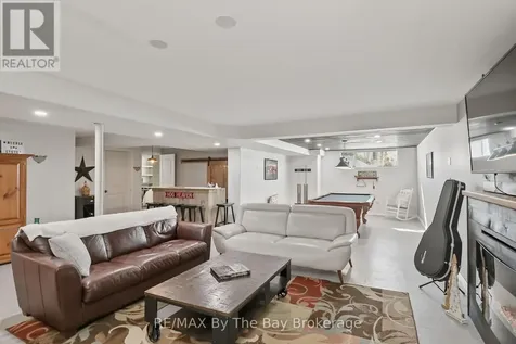 18 Maple Drive Wasaga Beach ON L9Z 0A7
