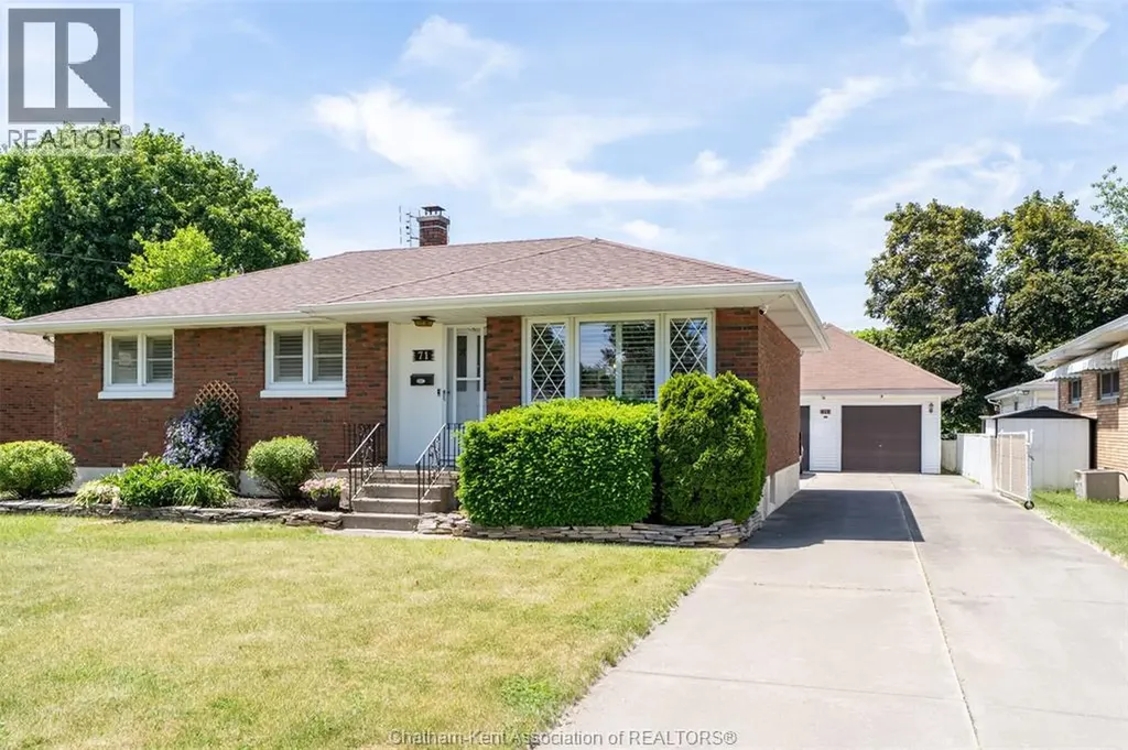 71 Coatsworth Avenue Chatham ON N7L 1P7