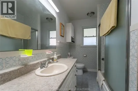 71 Coatsworth Avenue Chatham ON N7L 1P7