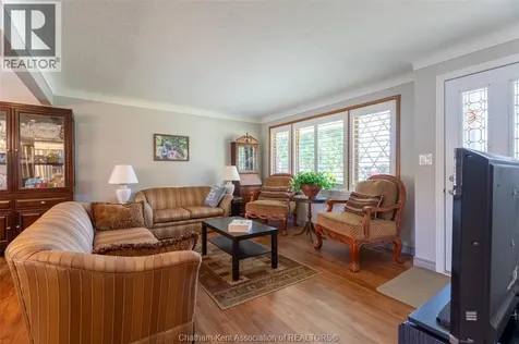 71 Coatsworth Avenue Chatham ON N7L 1P7
