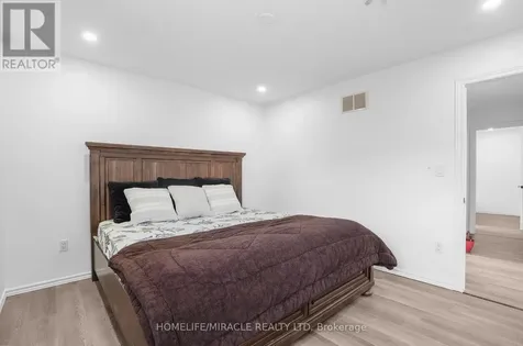 8 Bradley Lane Brantford ON N3T 6R5