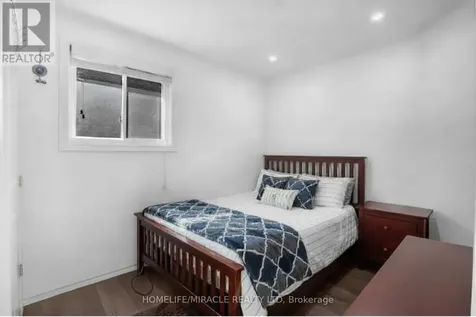 8 Bradley Lane Brantford ON N3T 6R5