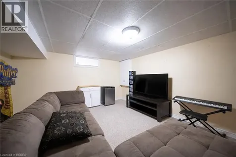 118 Greenfield Road Brantford ON N3R 7C8