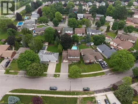 118 Greenfield Road Brantford ON N3R 7C8