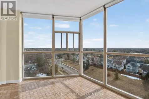 2760 Carousel Crescent Ottawa ON K1T 2N4