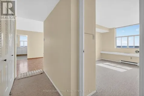2760 Carousel Crescent Ottawa ON K1T 2N4