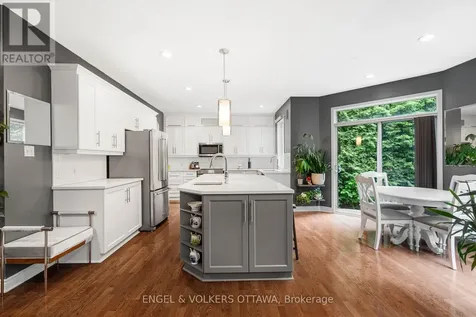 8 Glenrill Place Ottawa ON K2M 2T6