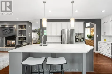 8 Glenrill Place Ottawa ON K2M 2T6