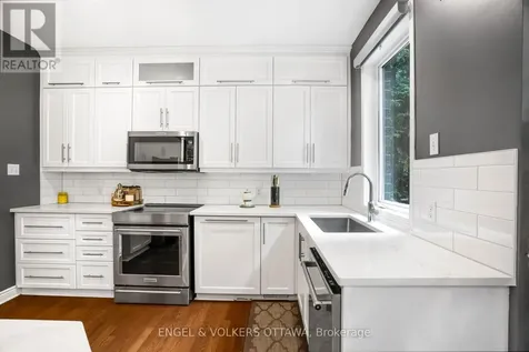 8 Glenrill Place Ottawa ON K2M 2T6