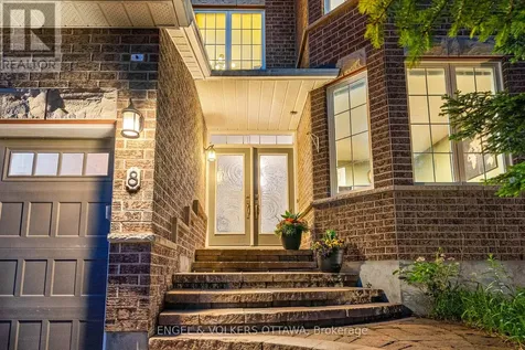 8 Glenrill Place Ottawa ON K2M 2T6