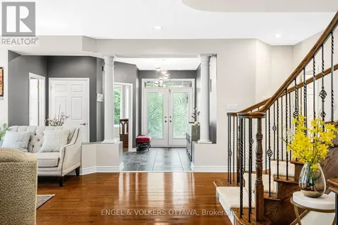 8 Glenrill Place Ottawa ON K2M 2T6