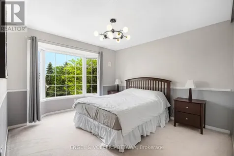8 Glenrill Place Ottawa ON K2M 2T6