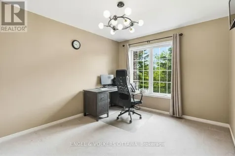 8 Glenrill Place Ottawa ON K2M 2T6
