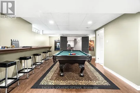 8 Glenrill Place Ottawa ON K2M 2T6
