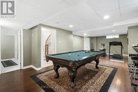 8 Glenrill Place Ottawa ON K2M 2T6
