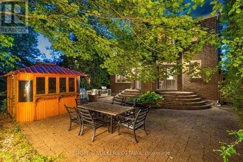 8 Glenrill Place Ottawa ON K2M 2T6