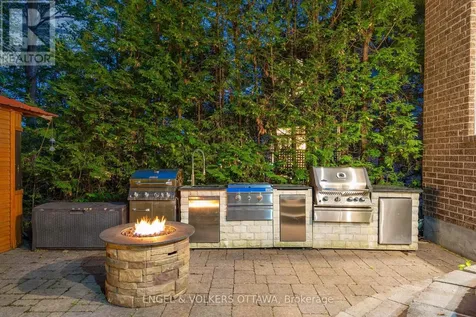 8 Glenrill Place Ottawa ON K2M 2T6