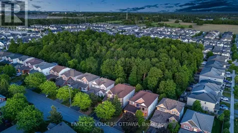 8 Glenrill Place Ottawa ON K2M 2T6