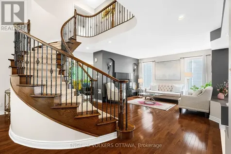 8 Glenrill Place Ottawa ON K2M 2T6