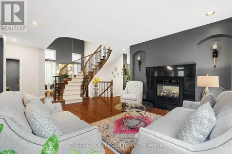 8 Glenrill Place Ottawa ON K2M 2T6