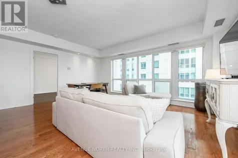 200 Rideau Street Ottawa ON K1N 5Y1