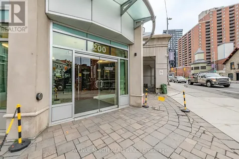 200 Rideau Street Ottawa ON K1N 5Y1