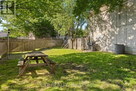 1599 Lassiter Terrace Ottawa ON K1J 8R6