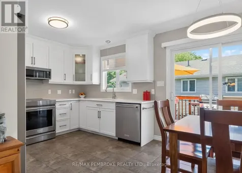 39 Oak Avenue Petawawa ON K8H 0B5