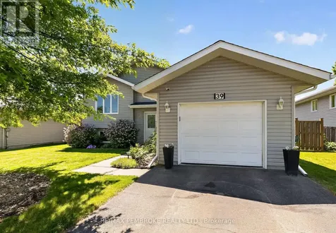 39 Oak Avenue Petawawa ON K8H 0B5