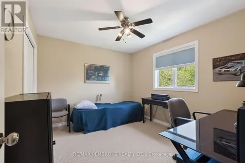 39 Oak Avenue Petawawa ON K8H 0B5