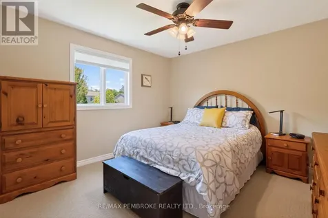39 Oak Avenue Petawawa ON K8H 0B5