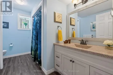 39 Oak Avenue Petawawa ON K8H 0B5