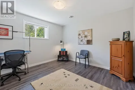 39 Oak Avenue Petawawa ON K8H 0B5