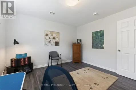 39 Oak Avenue Petawawa ON K8H 0B5