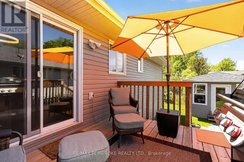 39 Oak Avenue Petawawa ON K8H 0B5