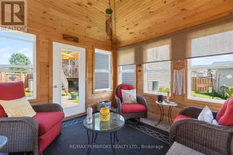 39 Oak Avenue Petawawa ON K8H 0B5