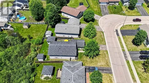 39 Oak Avenue Petawawa ON K8H 0B5