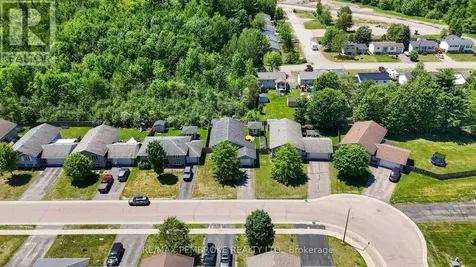39 Oak Avenue Petawawa ON K8H 0B5