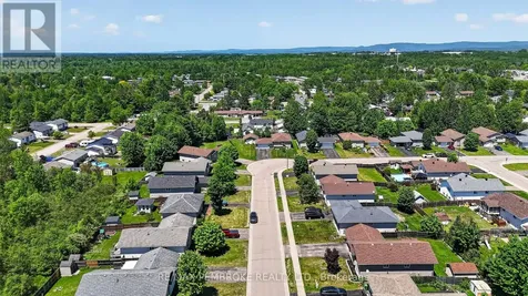 39 Oak Avenue Petawawa ON K8H 0B5