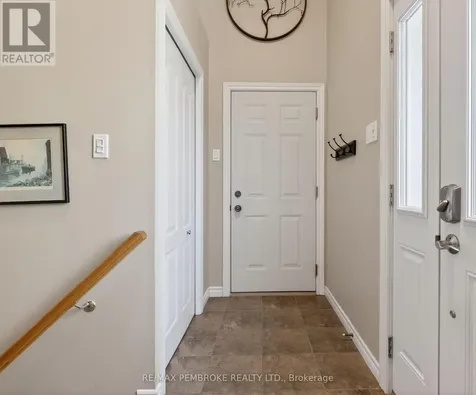 39 Oak Avenue Petawawa ON K8H 0B5