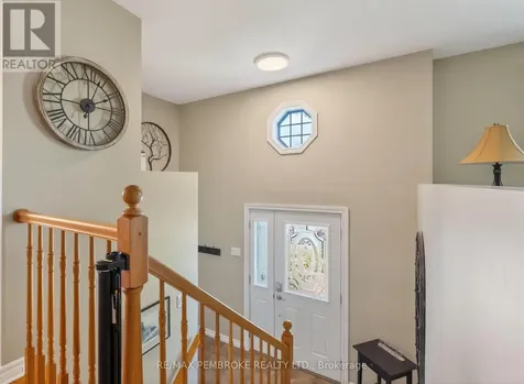 39 Oak Avenue Petawawa ON K8H 0B5